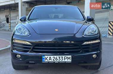 Позашляховик / Кросовер Porsche Cayenne 2012 в 