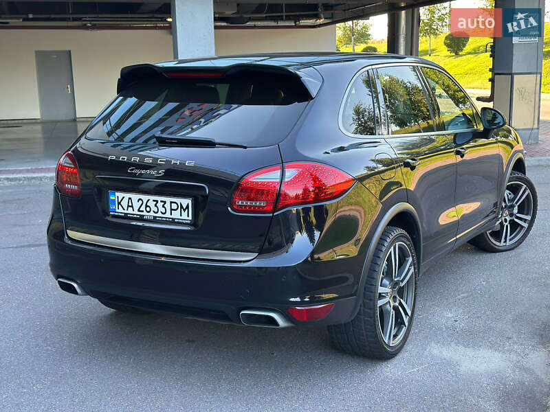 Позашляховик / Кросовер Porsche Cayenne 2012 в Києві