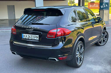 Позашляховик / Кросовер Porsche Cayenne 2012 в 