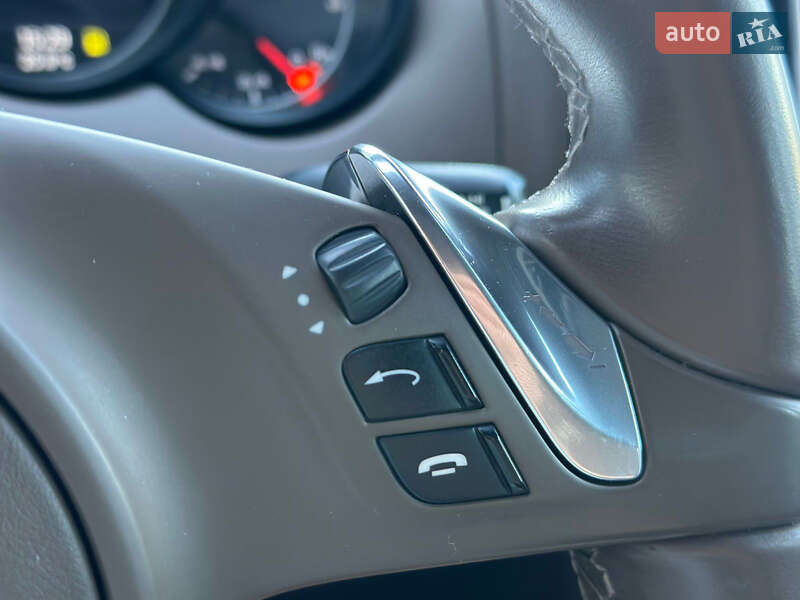 Позашляховик / Кросовер Porsche Cayenne 2012 в Києві