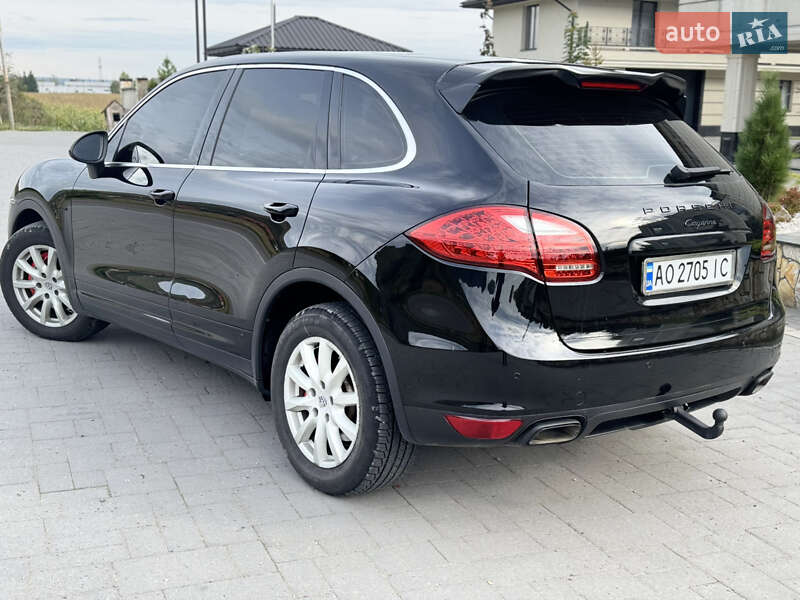 Позашляховик / Кросовер Porsche Cayenne 2011 в Хусті