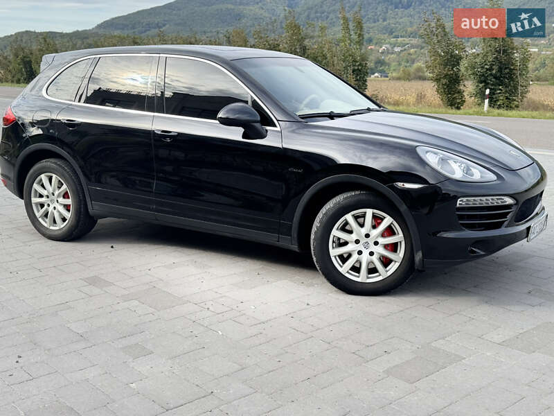 Позашляховик / Кросовер Porsche Cayenne 2011 в Хусті