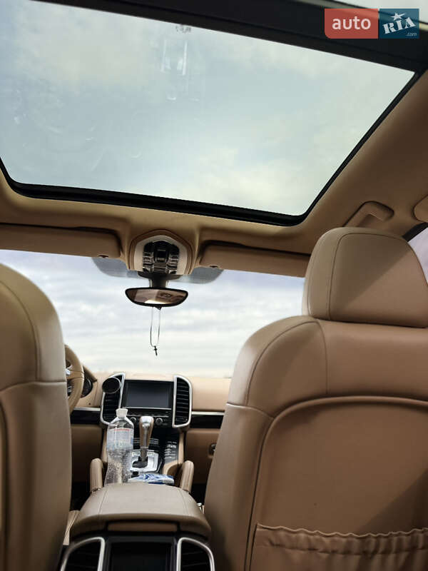 Позашляховик / Кросовер Porsche Cayenne 2011 в Хусті