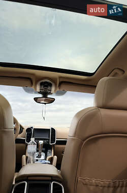 Внедорожник / Кроссовер Porsche Cayenne 2011 в 
