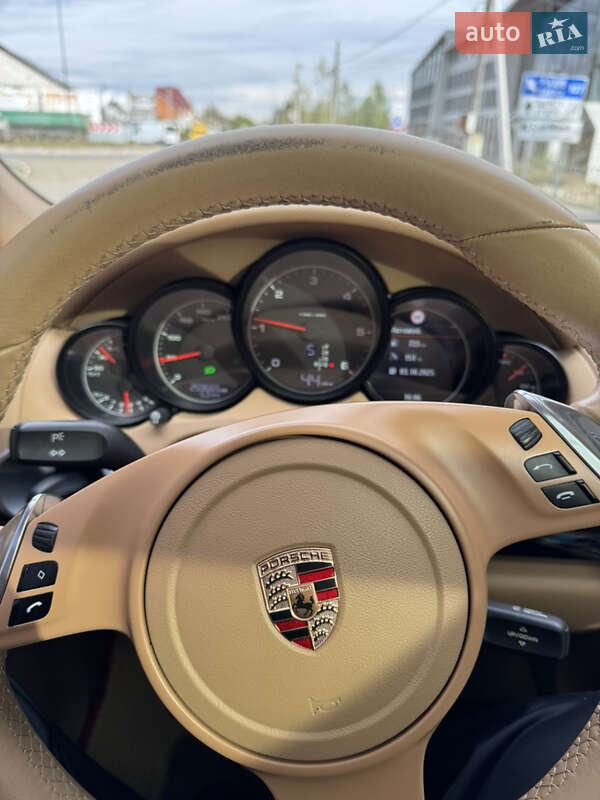 Позашляховик / Кросовер Porsche Cayenne 2011 в Хусті