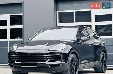 Внедорожник / Кроссовер Porsche Cayenne 2018 в 