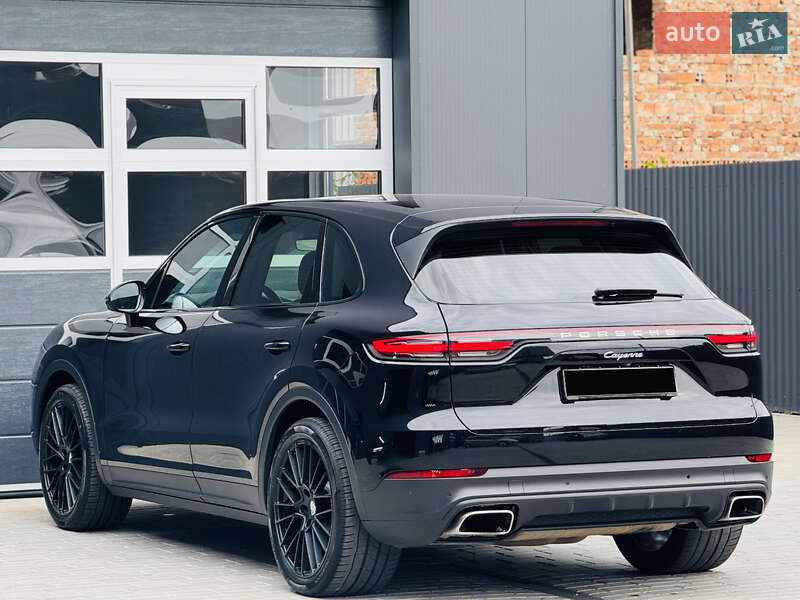 Позашляховик / Кросовер Porsche Cayenne 2018 в Мукачевому