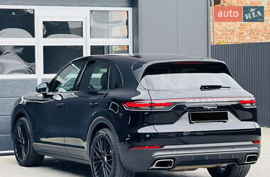 Внедорожник / Кроссовер Porsche Cayenne 2018 в 