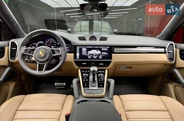 Позашляховик / Кросовер Porsche Cayenne 2020 в 