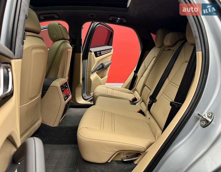 Позашляховик / Кросовер Porsche Cayenne 2020 в Києві