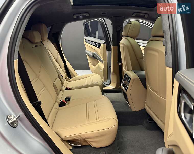 Позашляховик / Кросовер Porsche Cayenne 2020 в Києві