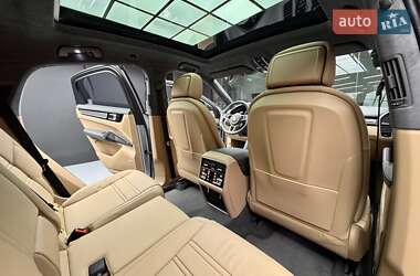 Позашляховик / Кросовер Porsche Cayenne 2020 в 