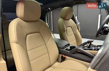 Позашляховик / Кросовер Porsche Cayenne 2020 в 