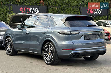 Позашляховик / Кросовер Porsche Cayenne 2019 в 