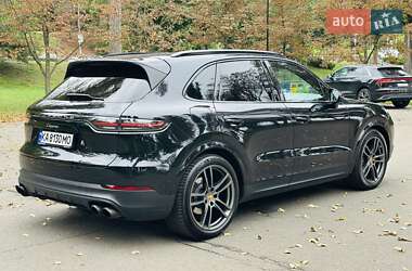 Позашляховик / Кросовер Porsche Cayenne 2018 в 