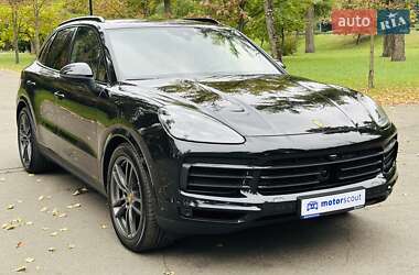 Позашляховик / Кросовер Porsche Cayenne 2018 в 