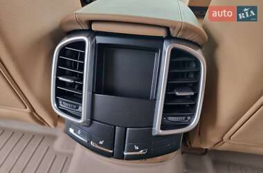 Внедорожник / Кроссовер Porsche Cayenne 2013 в 
