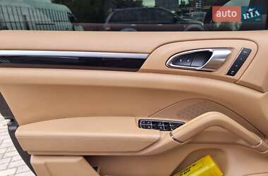 Внедорожник / Кроссовер Porsche Cayenne 2013 в 