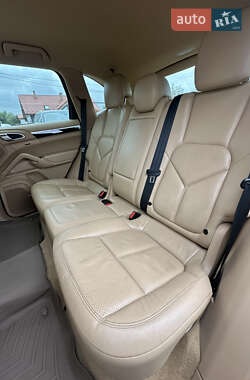 Внедорожник / Кроссовер Porsche Cayenne 2011 в 