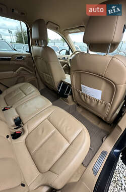 Внедорожник / Кроссовер Porsche Cayenne 2011 в 