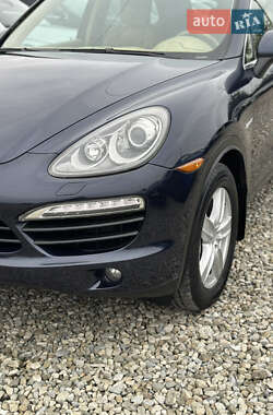 Внедорожник / Кроссовер Porsche Cayenne 2011 в 