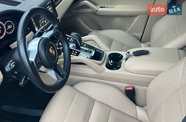 Внедорожник / Кроссовер Porsche Cayenne 2019 в 