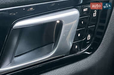 Внедорожник / Кроссовер Porsche Cayenne 2019 в 