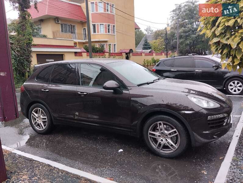 Позашляховик / Кросовер Porsche Cayenne 2013 в Одесі