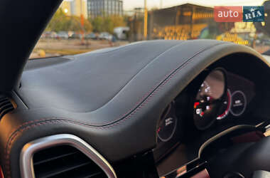 Позашляховик / Кросовер Porsche Cayenne 2019 в 