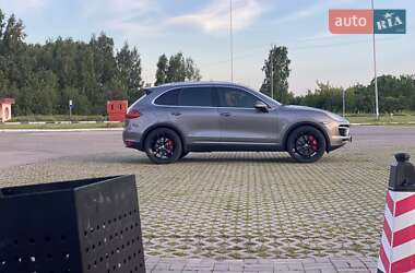 Позашляховик / Кросовер Porsche Cayenne 2010 в 