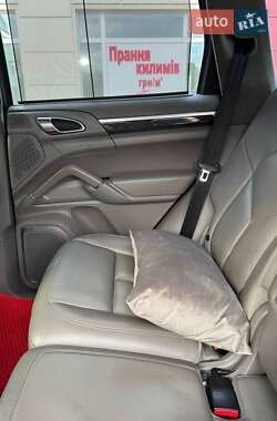 Позашляховик / Кросовер Porsche Cayenne 2010 в 