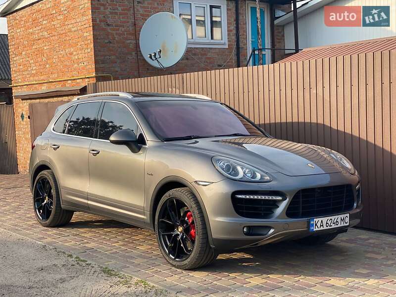 Позашляховик / Кросовер Porsche Cayenne 2010 в Києві