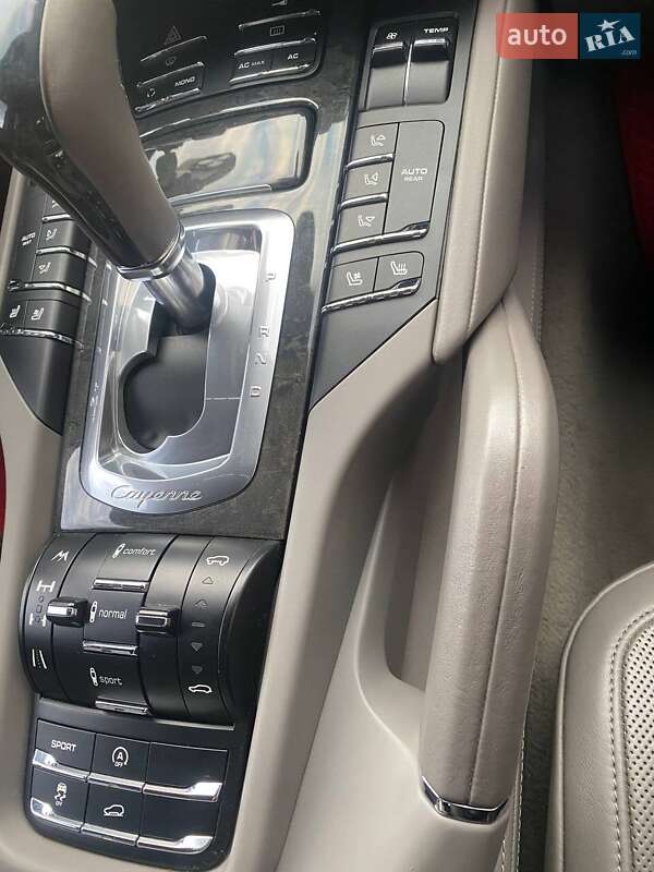 Позашляховик / Кросовер Porsche Cayenne 2010 в Києві