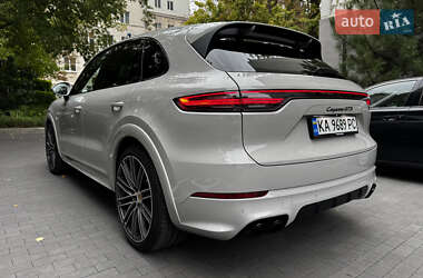 Внедорожник / Кроссовер Porsche Cayenne 2022 в 