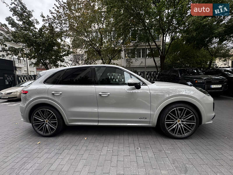 Внедорожник / Кроссовер Porsche Cayenne 2022 в Киеве