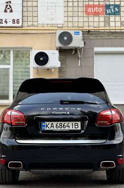 Внедорожник / Кроссовер Porsche Cayenne 2013 в 