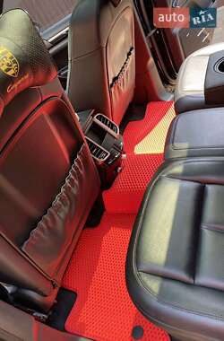 Внедорожник / Кроссовер Porsche Cayenne 2013 в 