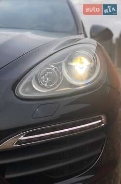 Внедорожник / Кроссовер Porsche Cayenne 2013 в 