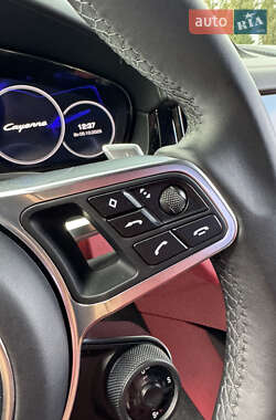 Позашляховик / Кросовер Porsche Cayenne 2019 в 