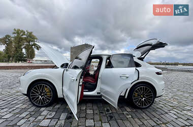 Позашляховик / Кросовер Porsche Cayenne 2019 в 