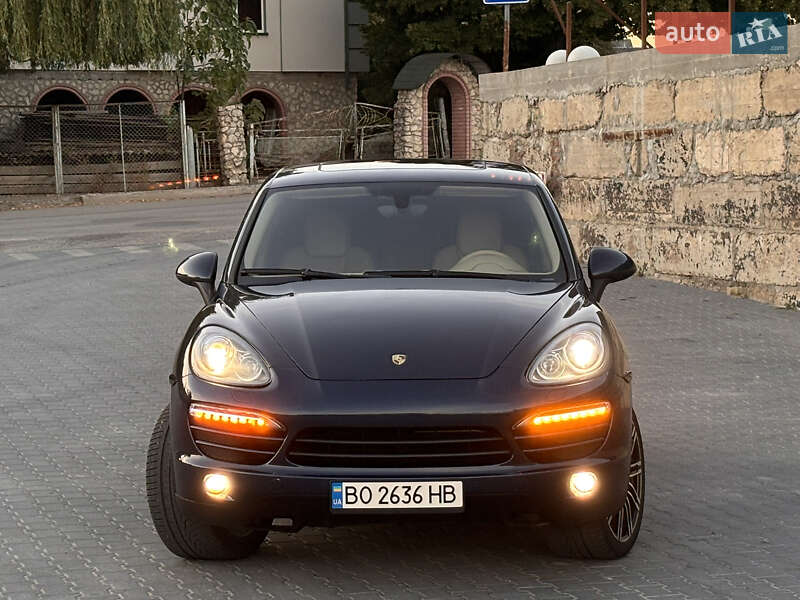 Внедорожник / Кроссовер Porsche Cayenne 2011 в Тернополе