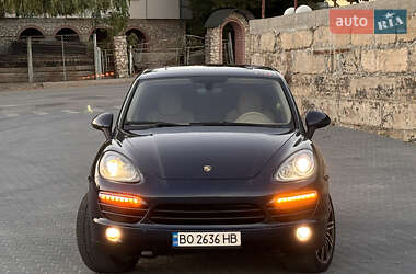 Внедорожник / Кроссовер Porsche Cayenne 2011 в 