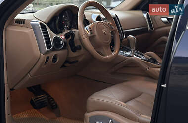 Внедорожник / Кроссовер Porsche Cayenne 2011 в 
