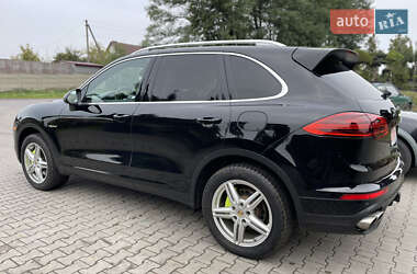 Позашляховик / Кросовер Porsche Cayenne 2015 в 