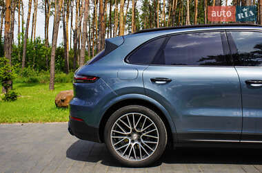 Позашляховик / Кросовер Porsche Cayenne 2019 в 