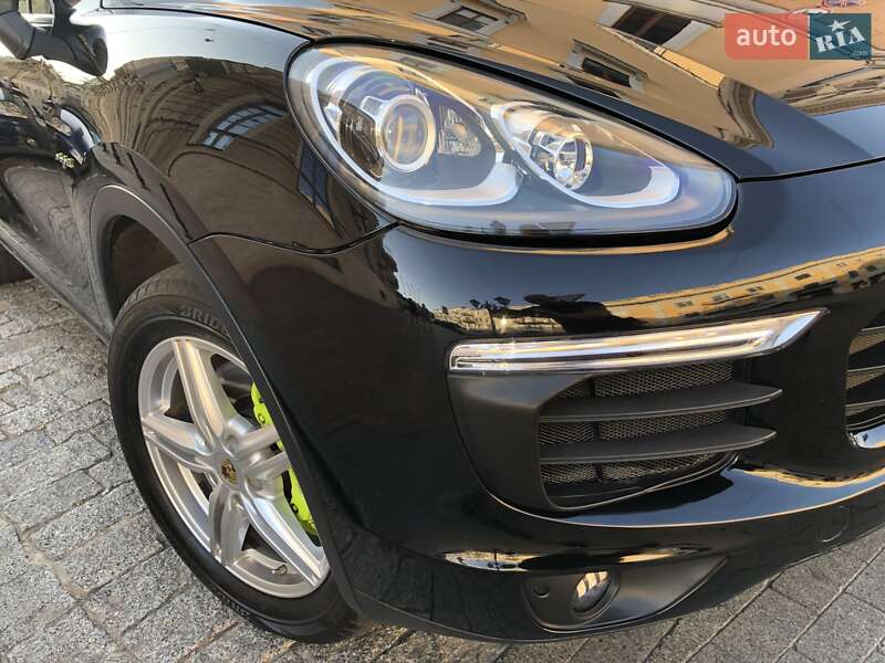 Позашляховик / Кросовер Porsche Cayenne 2015 в Одесі