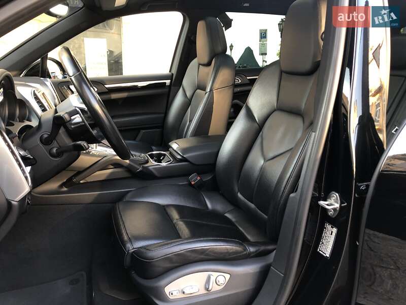 Позашляховик / Кросовер Porsche Cayenne 2015 в Одесі