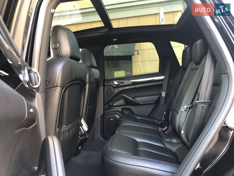 Позашляховик / Кросовер Porsche Cayenne 2015 в Одесі
