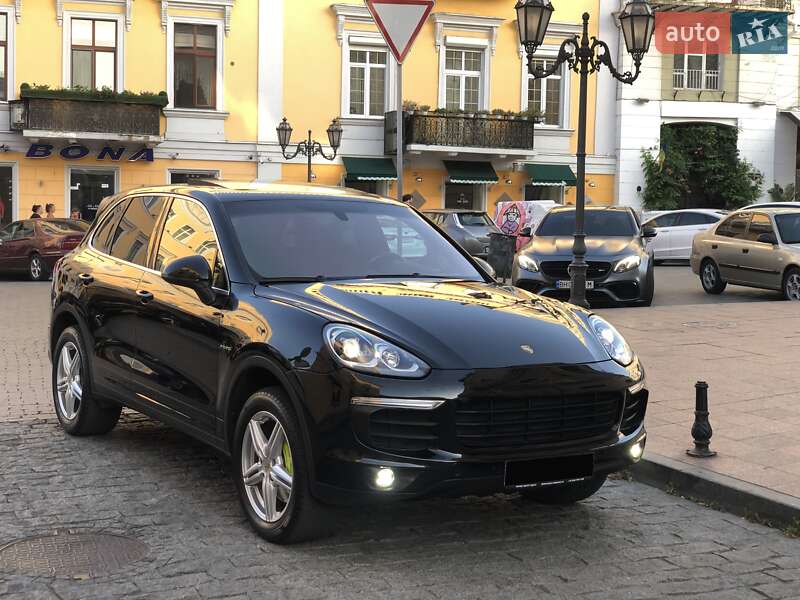 Позашляховик / Кросовер Porsche Cayenne 2015 в Одесі