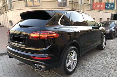 Позашляховик / Кросовер Porsche Cayenne 2015 в Одесі
